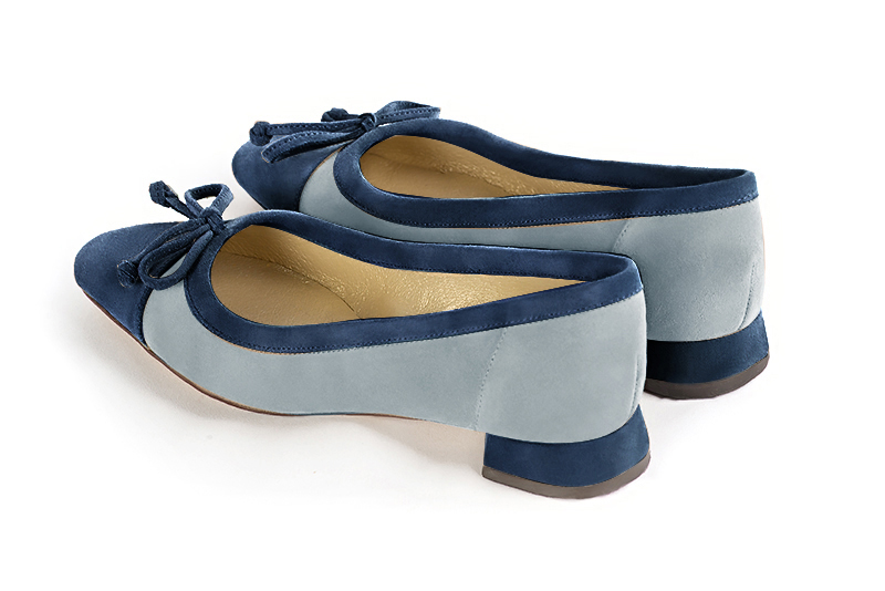 Navy blue and pearl grey women's ballet pumps, with low heels. Square toe. Flat flare heels. Rear view - Florence KOOIJMAN